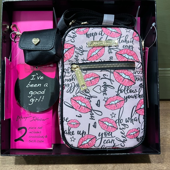 Betsey Johnson Handbags - NIB Betsey Johnson gift set￼